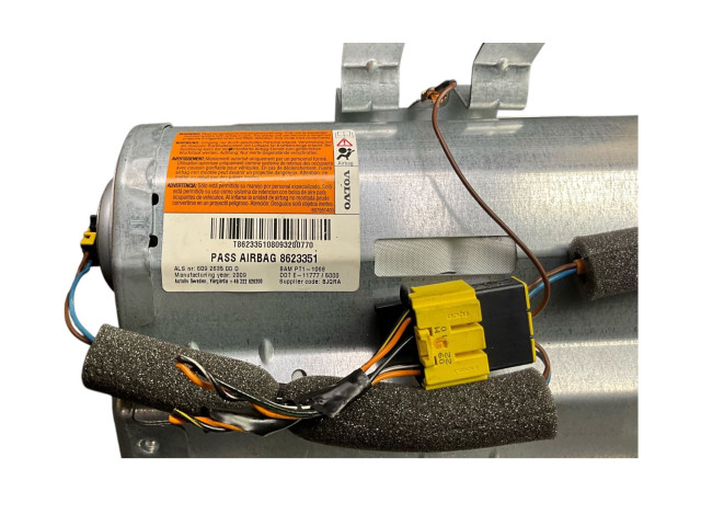 Подушка безопасности пассажира 8623351   Volvo C30