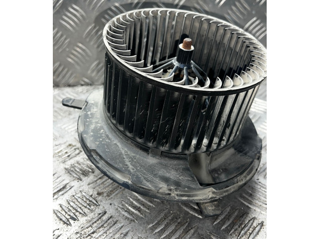 Вентилятор печки    1K1819015E   Volkswagen Caddy