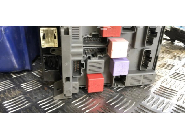 Pojistková skříňka Řídící jednotka BSM 8200660164 Renault Vel Satis 2008