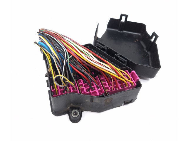   Pojistková skříňka 8D1941824   Audi A4 S4 B5 8D 1994