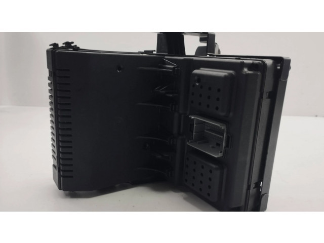 Блок предохранителей 30765148   Volvo XC90    