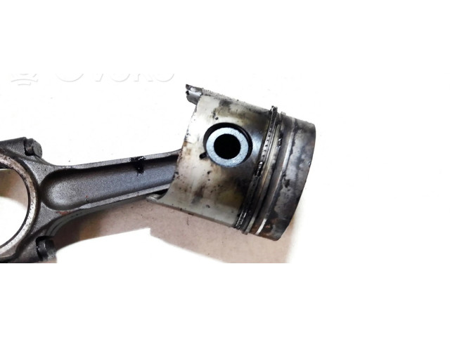 Píst Citroen Berlingo pro benzínový motor 1.8