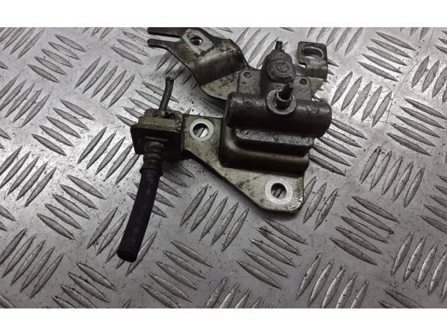 Vstřikovací lišta Toyota Corolla E140 E150