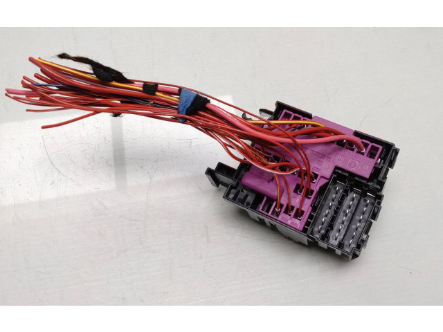 Блок предохранителей  A2135400414, 2041056730   Mercedes-Benz EQC    