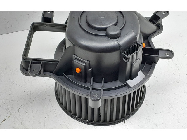 Вентилятор печки    25015050, T3953001   Peugeot 5008