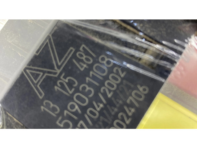 Блок предохранителей 1312548, 044558   Opel Vectra C    