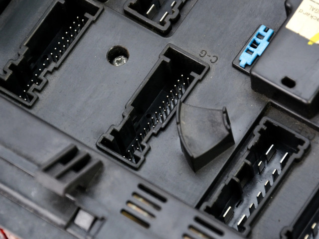 Pojistková skříňka YQE500240, YMD504280 Land Rover Range Rover L322 2005