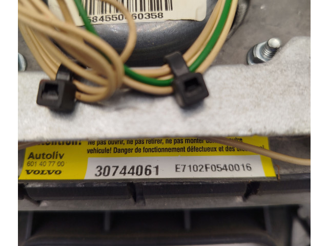 Подушка безопасности водителя 30744061, 19573050350059 Volvo V70