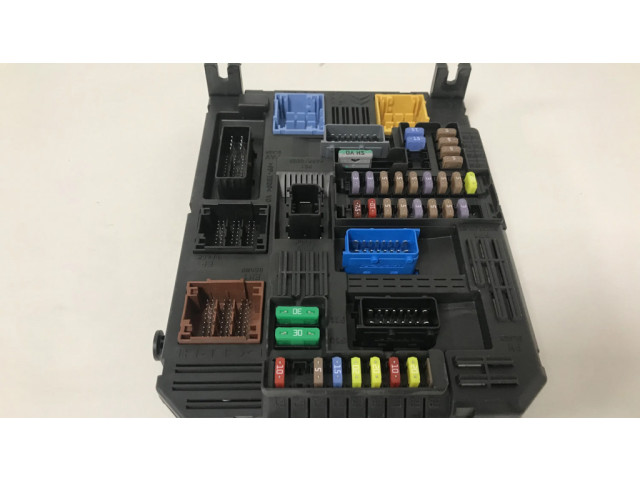 Блок предохранителей 9819851380, 981985138001 Citroen C4 Grand Picasso