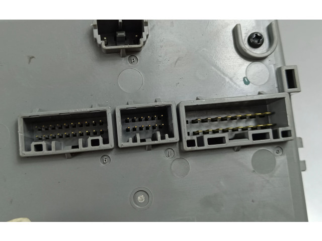 Блок предохранителей 3M0J112   Honda HR-V    