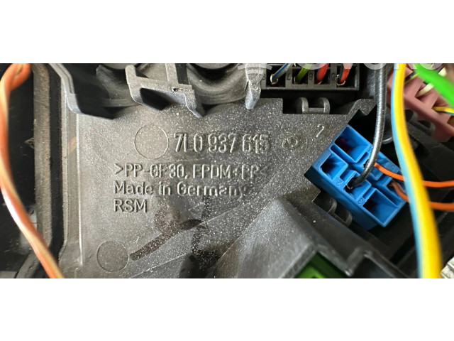 Pojistková skříňka 7L0937615 Porsche Cayenne (92A) 2011