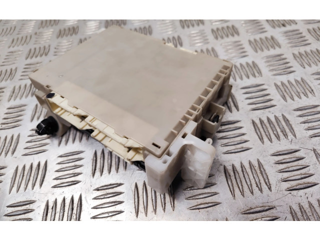 Pojistková skříňka 8922152242 Toyota Verso-S 2013