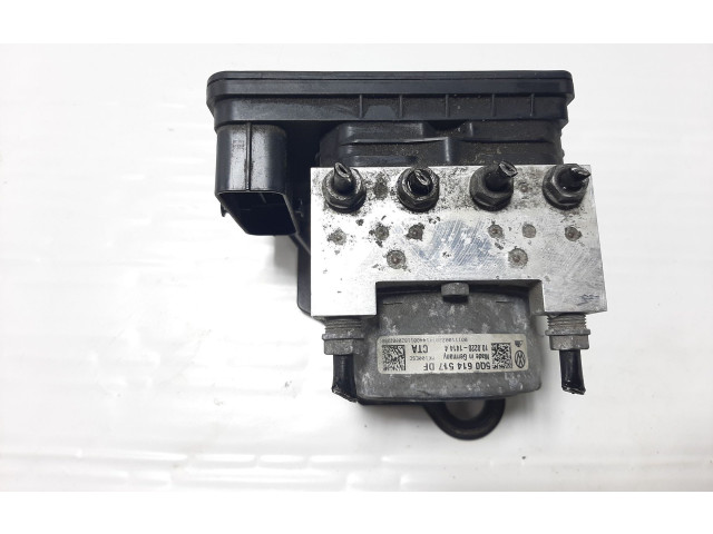 Блок АБС 5Q0614517DF Skoda Octavia Mk3 (5E) 2013 - 2019 года