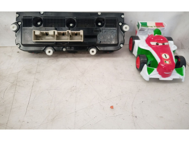 Блок управления климат-контролем    Volkswagen Golf SportWagen