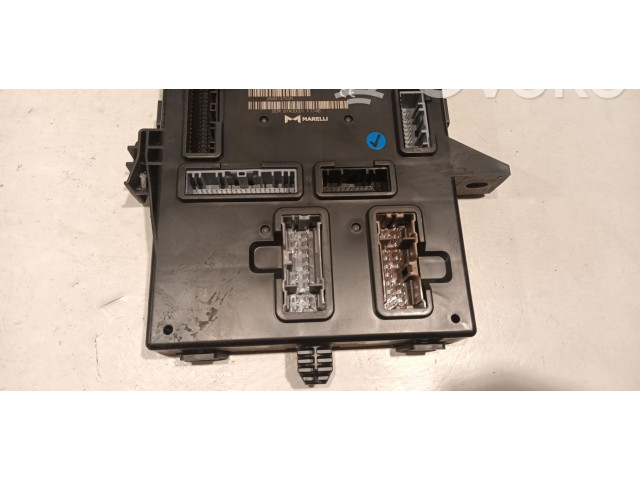 Pojistková skříňka 284B13752R Renault Kangoo III 2021