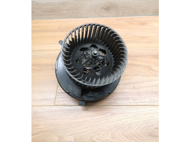 Вентилятор печки 1K1819015 Volkswagen Caddy