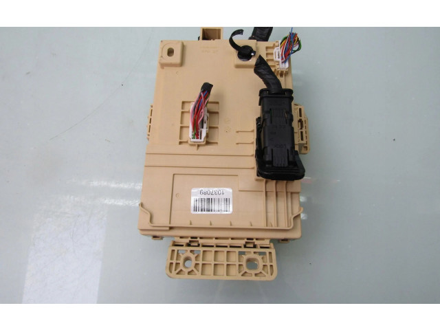 Блок предохранителей  91953J7740   KIA Xceed    