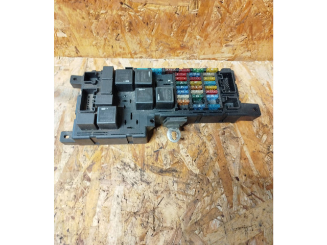Блок предохранителей 8637841, 518717004 Volvo V70