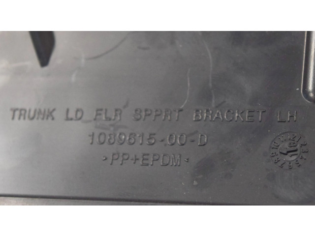 Другая деталь салона