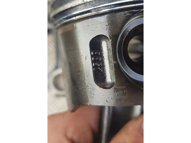 Píst Mercedes-Benz E W211