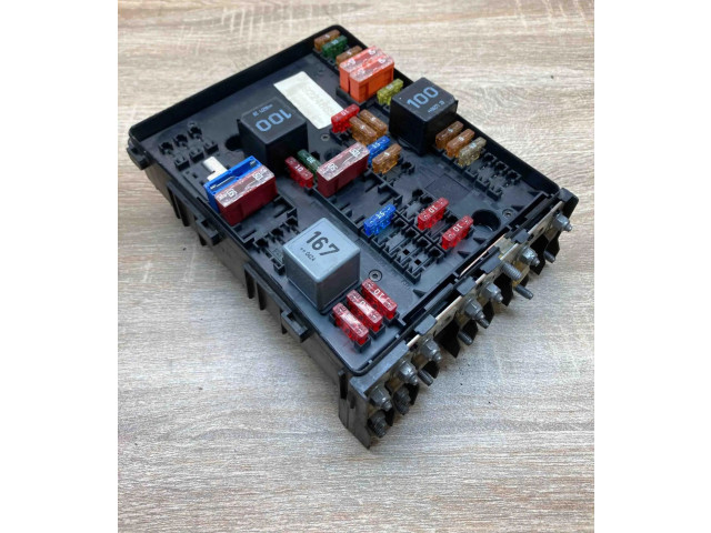 Блок предохранителей 1K0937124P Skoda Octavia Mk2 (1Z)