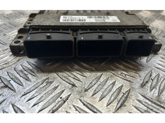 Блок управления двигателя 237102597R   Dacia Lodgy