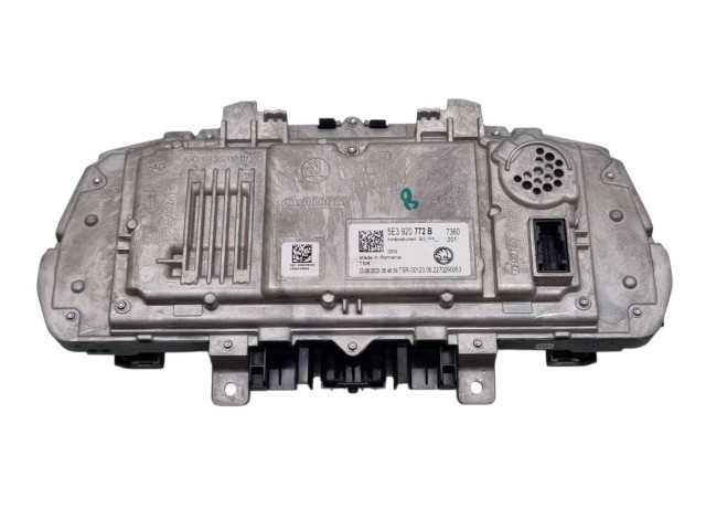 Панель приборов 5E3920772B, TSR0012306 Skoda Octavia Mk4