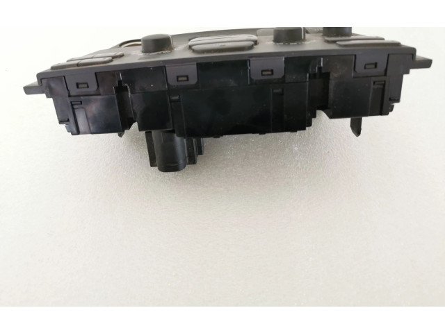 Блок управления климат-контролем 30746022   Volvo V70