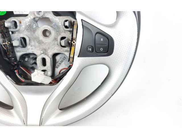 Руль Renault Clio IV 2012-- года 484004828R