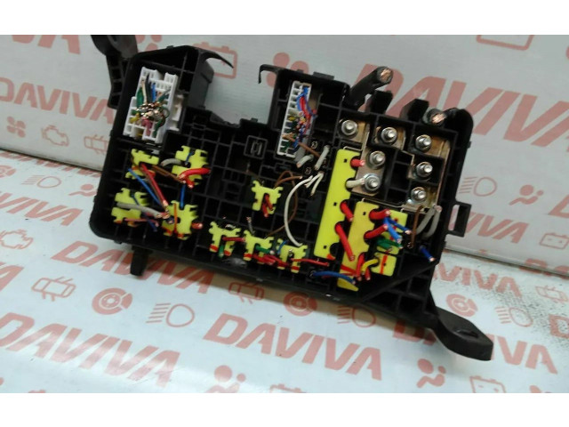 Блок предохранителей  95224-2D000   KIA Rio    