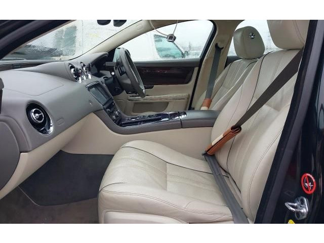 Блок предохранителей Jaguar XJ X351