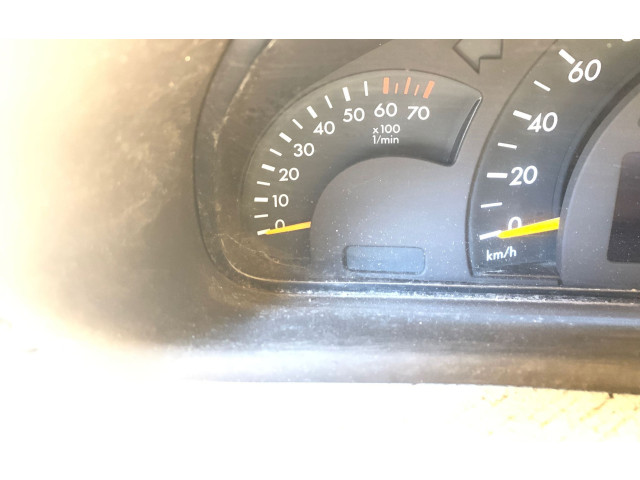 Přístrojová deska Mercedes-Benz C W203 2004 A2035400711, 110008896011