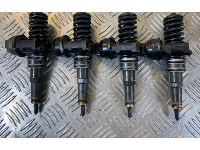 Vstřikovač 038130073BN   Volkswagen Caddy    BLS 