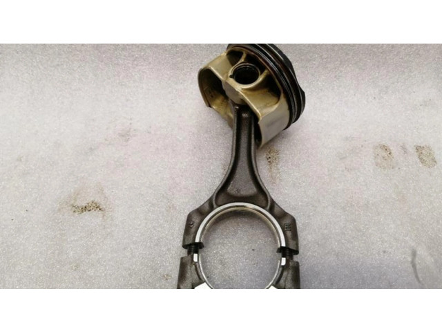 Píst 11247843237, 11257556955 BMW M5 pro benzínový motor 4.4