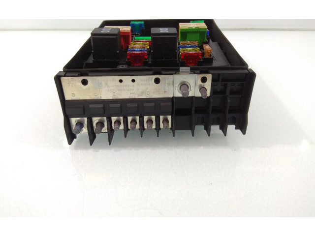 Блок предохранителей 1K0937118   Skoda Yeti (5L)    