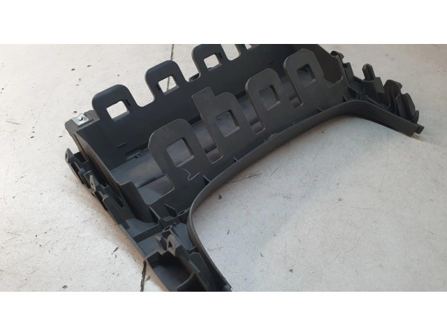 Другая деталь панели