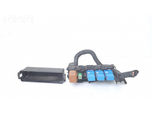 Блок предохранителей  7154713830, 24382EG002   Nissan Juke I F15    