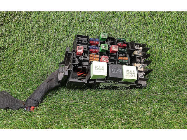 Блок предохранителей 5C0937819L   Volkswagen Jetta VI    