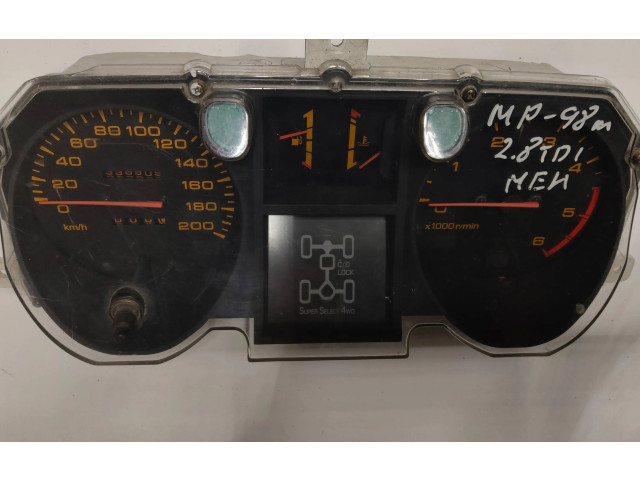 Přístrojová deska Mitsubishi Pajero 1996 0379, 376680