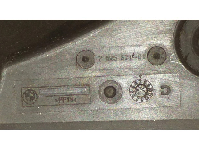 Блок предохранителей 7525671, 12907525673 BMW X5 E53