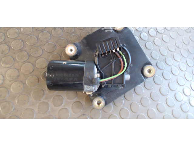 Моторчик дворников 0390241170, MB952177 Mitsubishi Carisma