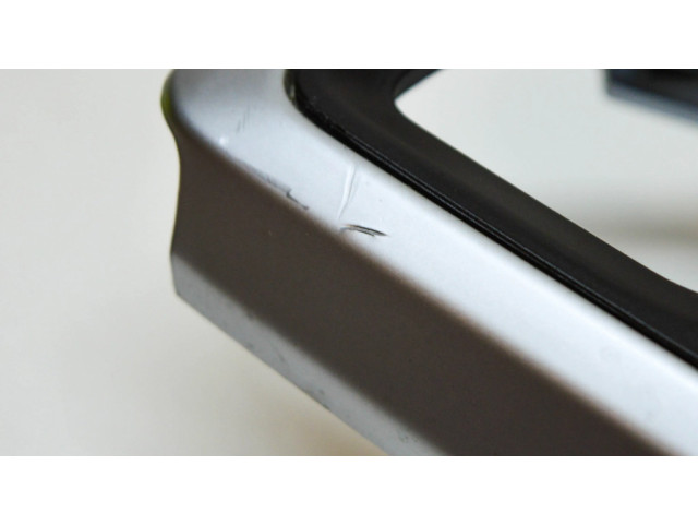 Отделка вокруг крышки топливного бака