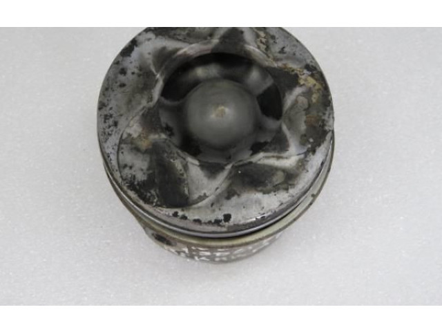 Поршень 5575W, K9KM768 Renault Clio III