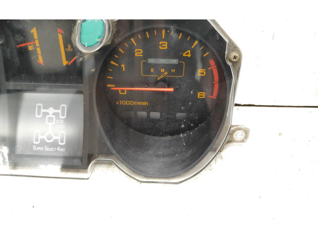 Přístrojová deska Mitsubishi Pajero 1992 MR115069, MR11366250