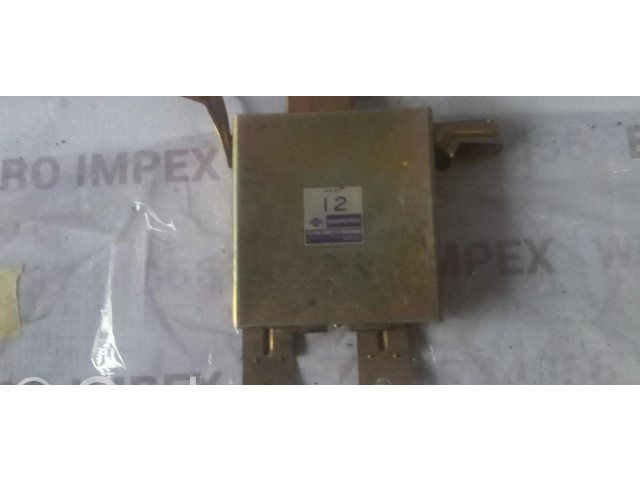 Řídící jednotka 2371066C00, 12 Nissan Sunny 1993