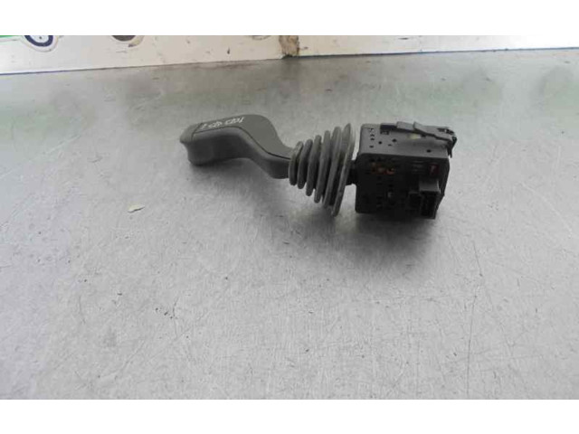 Ручка стеклоочистителей    Opel Meriva A