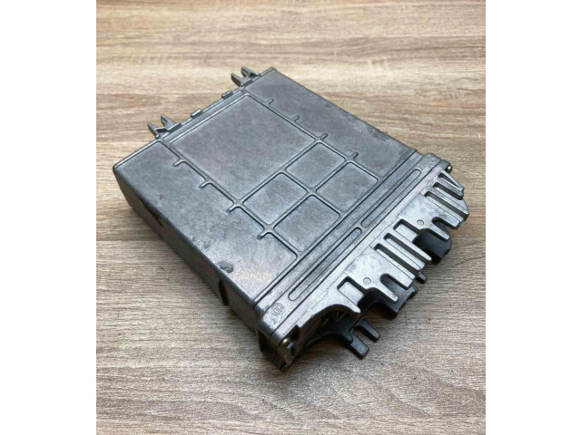 Блок управления двигателем Блок управления P30613695, 0281001906 Volvo S40, V40