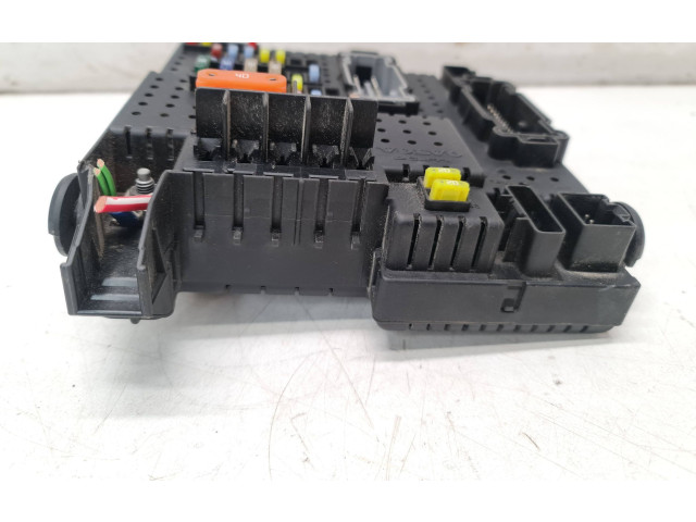Блок предохранителей 30728512, 28017881   Volvo V70    