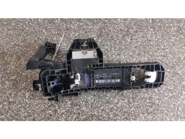 Передний держатель / кронштейн для внешней ручки открытия