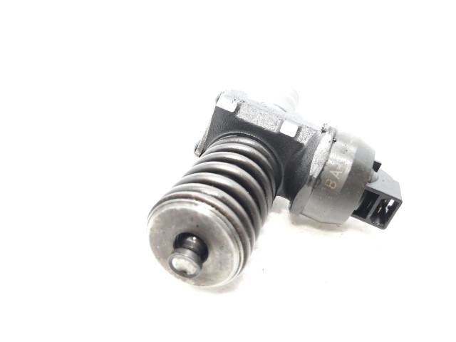 Форсунка 038130073AG    Skoda Octavia Mk2 (1Z)   